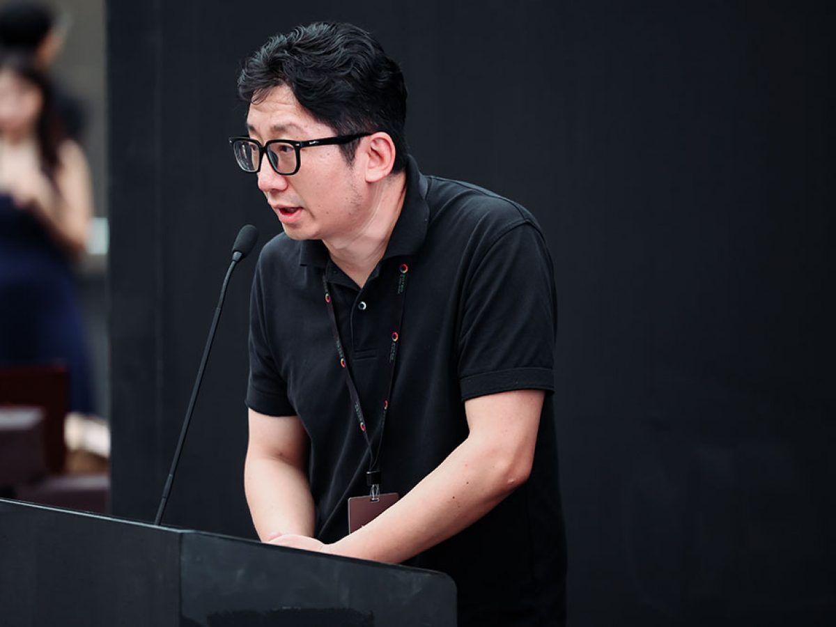PORTRAIT_ALEX_WU_LIGHT